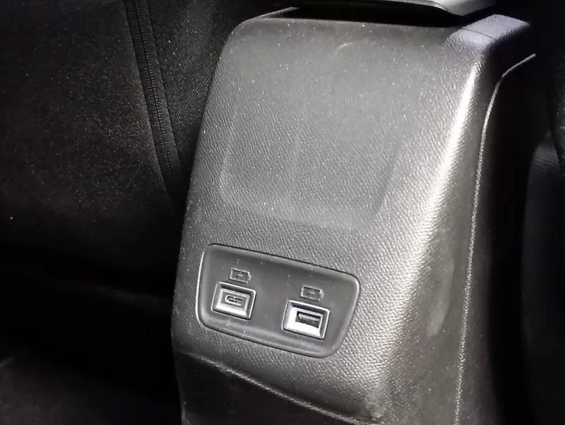 peugeot-2008-2024-gasolina-1199cc