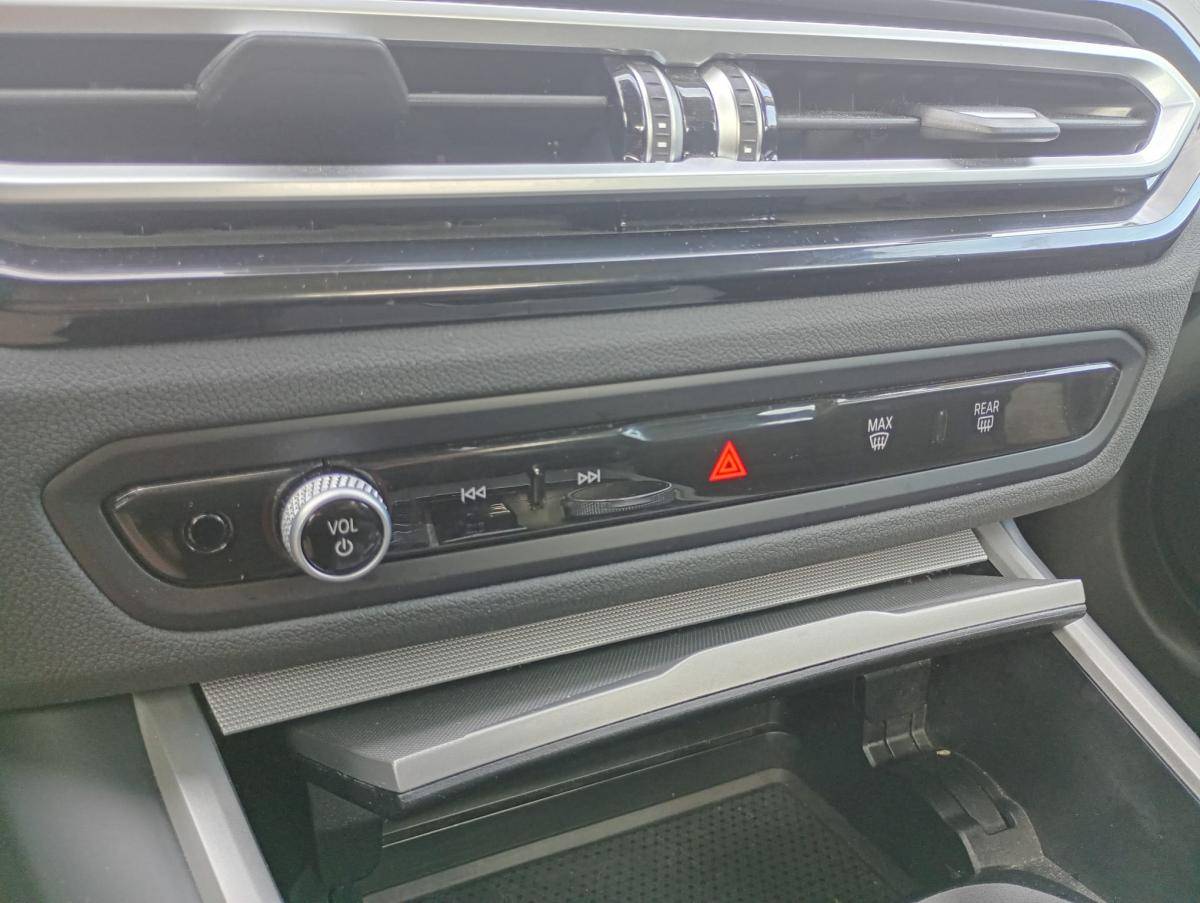 bmw-serie-3-2024-hibrido-a-gasolina-1998cc