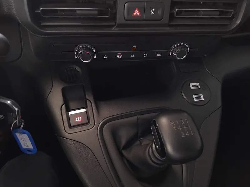 peugeot-partner-2024-diesel-1460cc