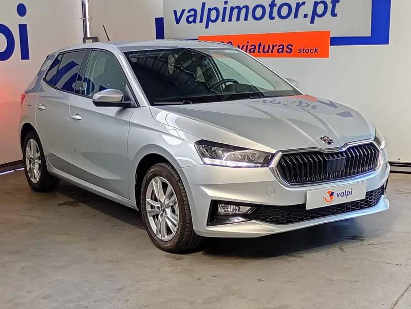 skoda-fabia-2025-gasolina-999cc