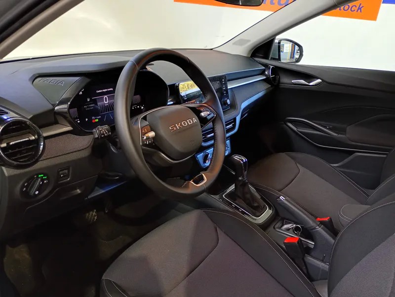 skoda-fabia-2025-gasolina-999cc