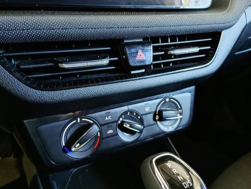 skoda-fabia-2025-gasolina-999cc