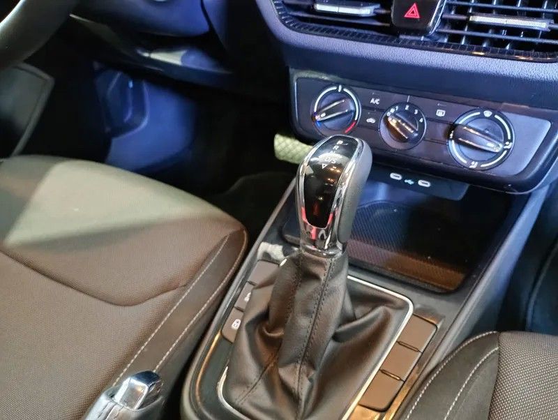 skoda-fabia-2025-gasolina-999cc