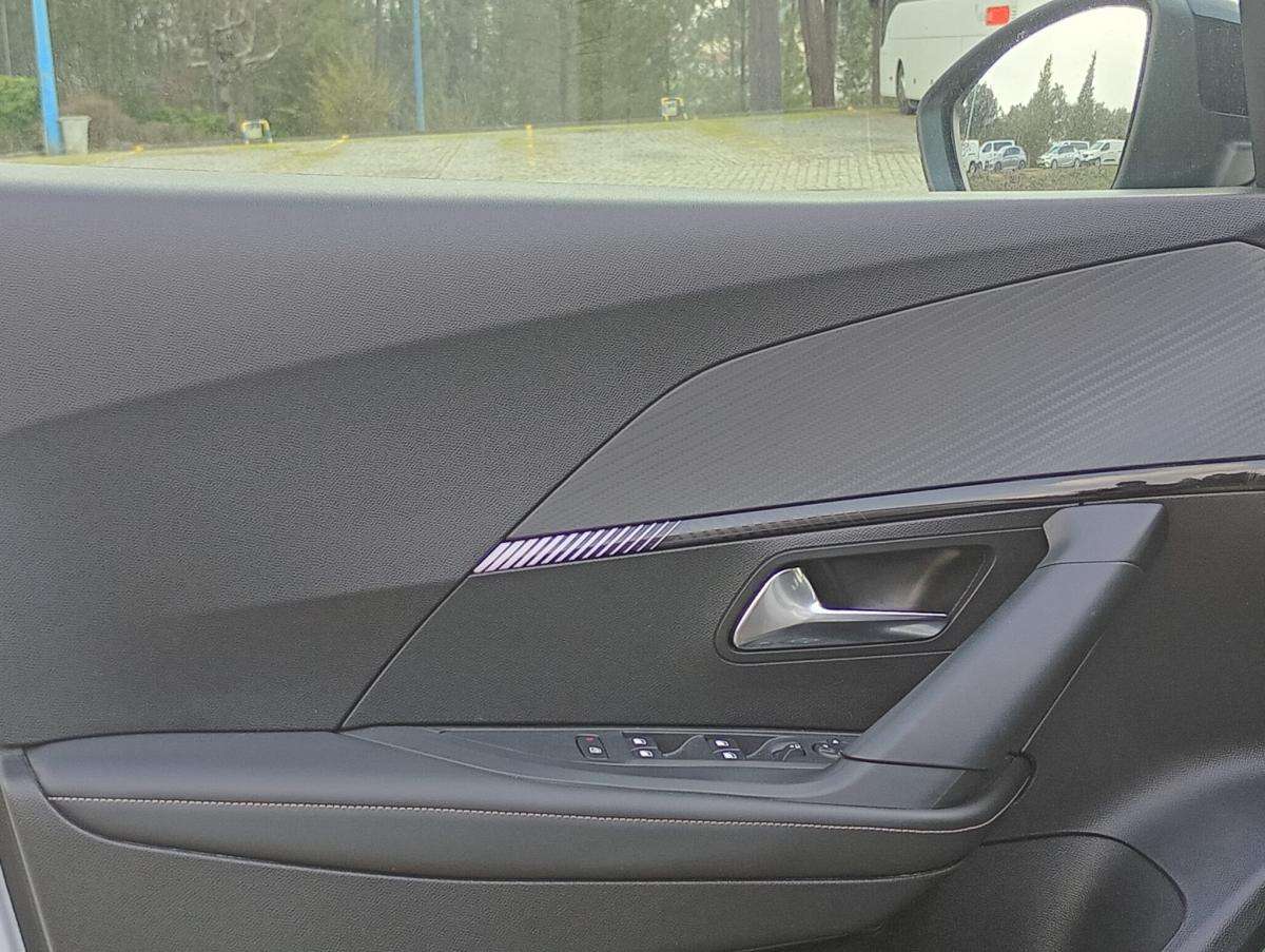 peugeot-2008-2024-gasolina-1199cc