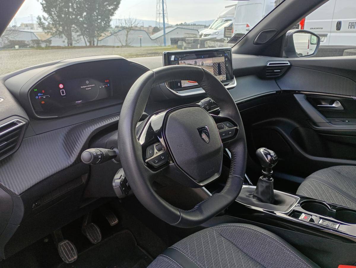 peugeot-2008-2024-gasolina-1199cc