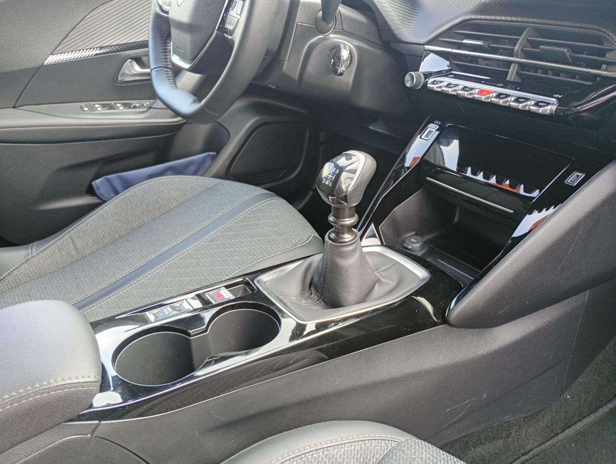 peugeot-2008-2024-gasolina-1199cc
