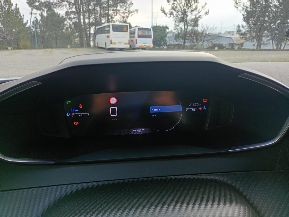 peugeot-2008-2024-gasolina-1199cc