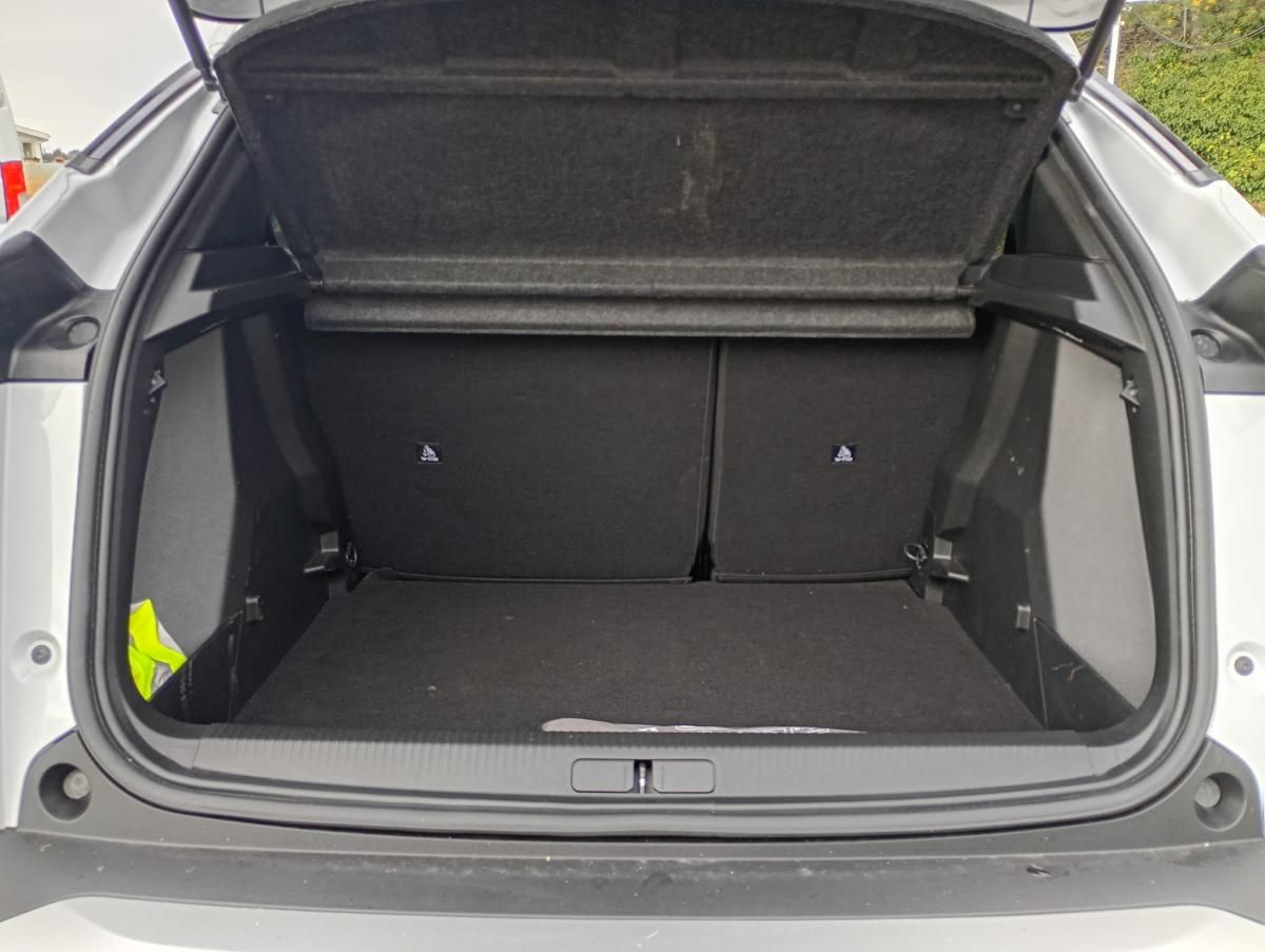 peugeot-2008-2024-gasolina-1199cc