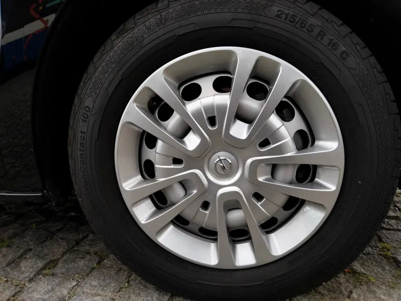 opel-vivaro-2024-diesel-1499cc