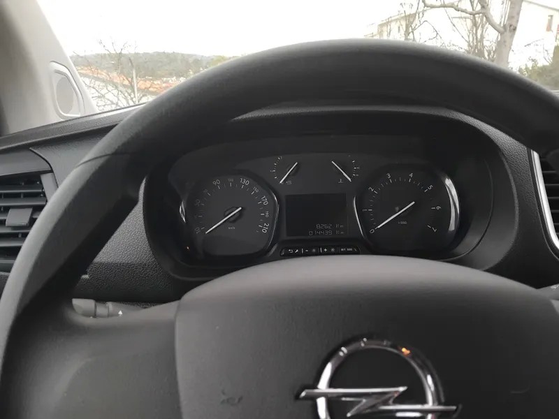 opel-vivaro-2024-diesel-1499cc