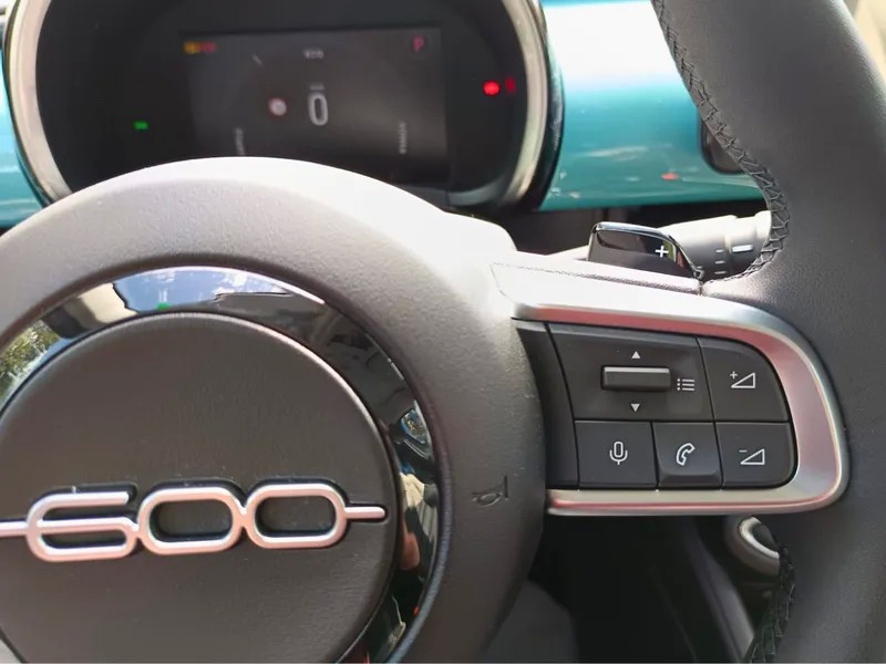 fiat-600-2025-gasolina-1199cc