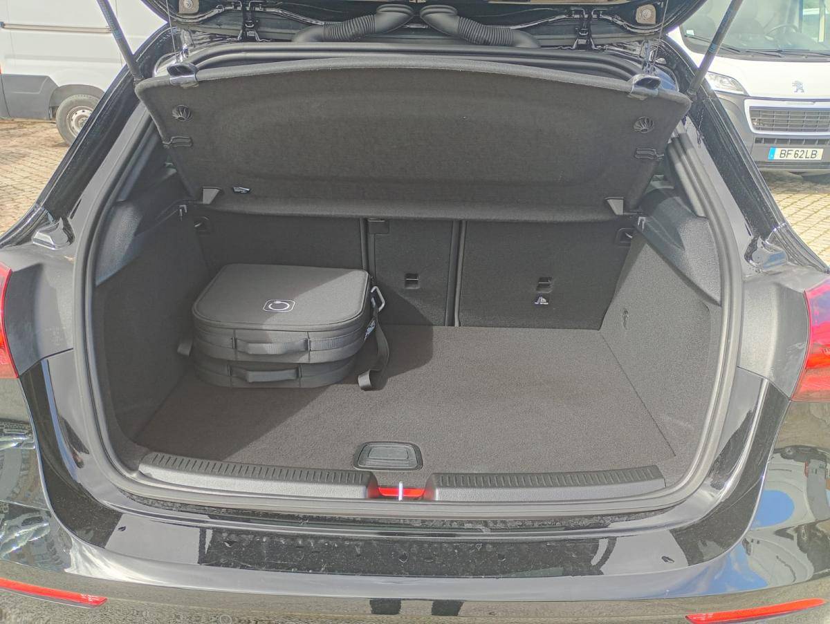 mercedes-benz-classe-a-2024-hibrido-a-gasolina-1332cc