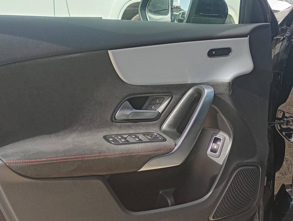 mercedes-benz-classe-a-2024-hibrido-a-gasolina-1332cc