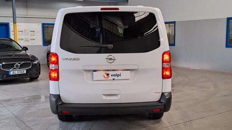 opel-vivaro-2023-diesel-1499cc