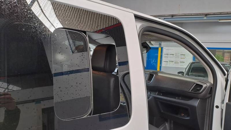 opel-vivaro-2023-diesel-1499cc