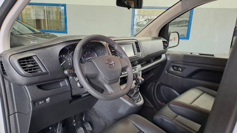 opel-vivaro-2023-diesel-1499cc