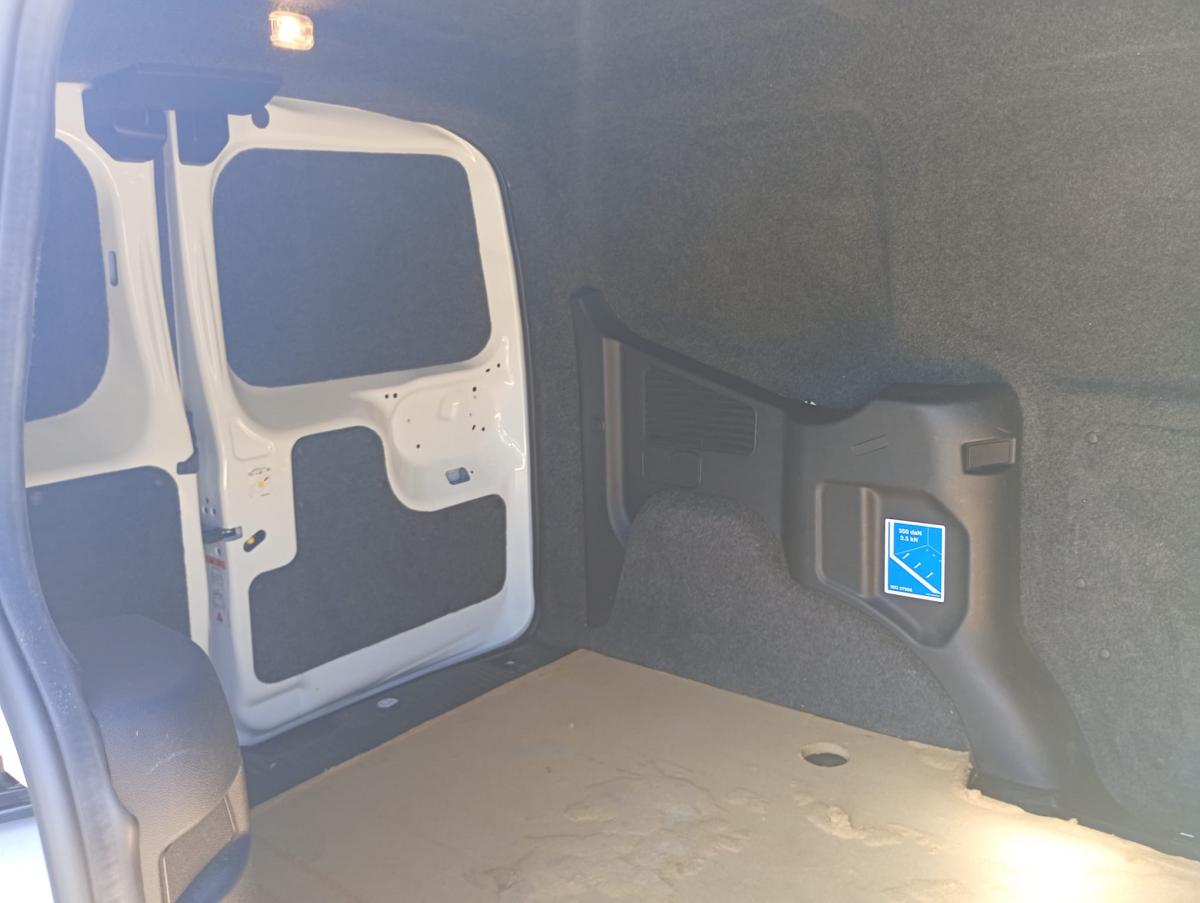 ford-transit-2024-diesel-1499cc