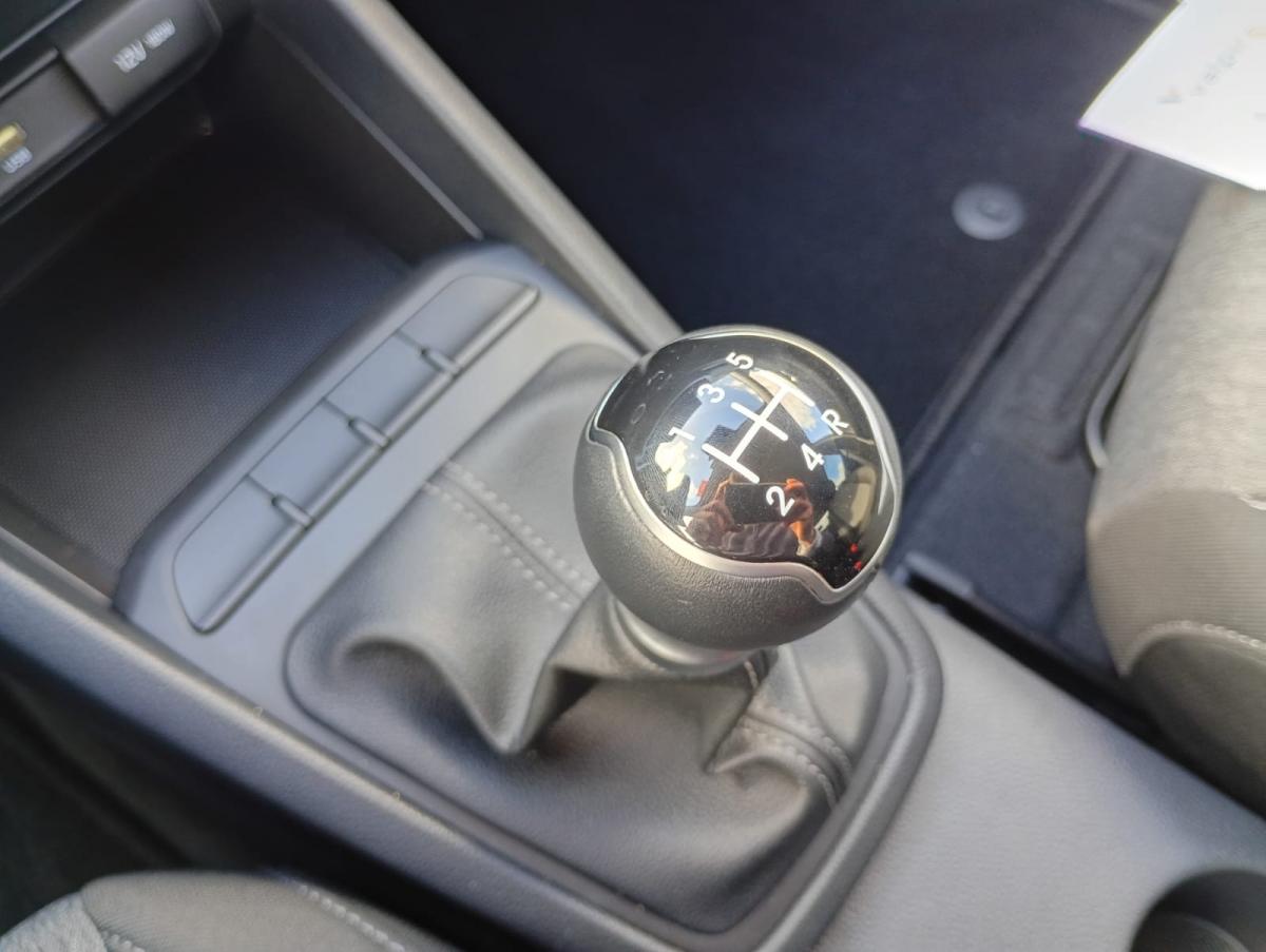 kia-stonic-2025-gasolina-1197cc