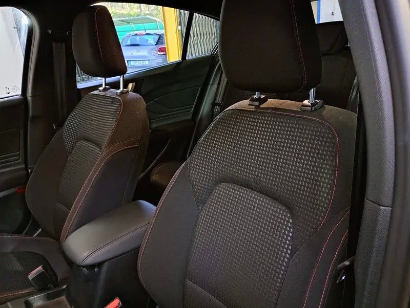 ford-focus-2025-diesel-1499cc