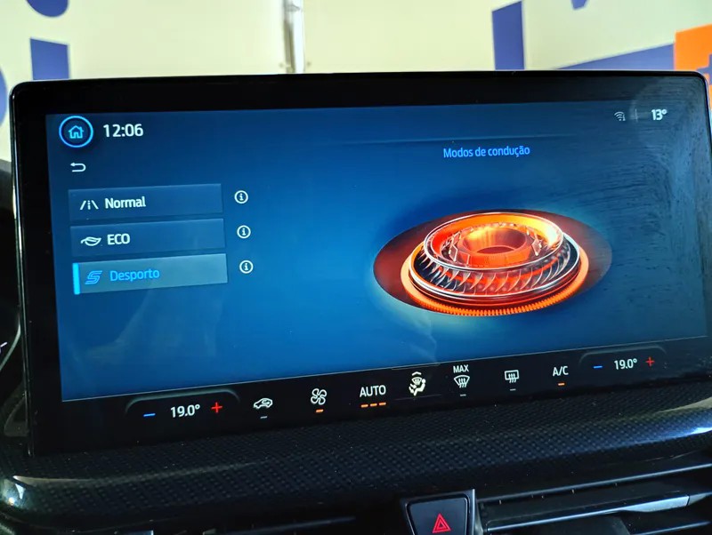 ford-focus-2025-diesel-1499cc