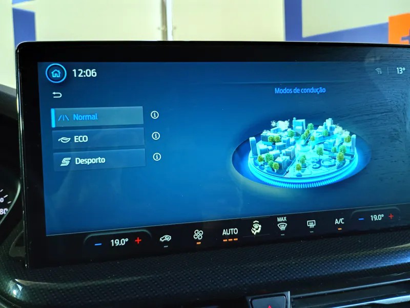 ford-focus-2025-diesel-1499cc