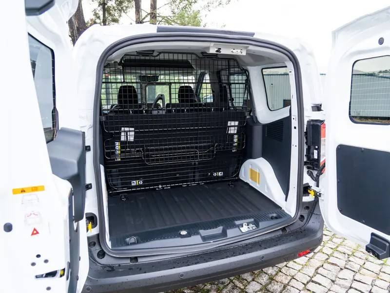 ford-tourneo-courier-2025-gasolina-998cc