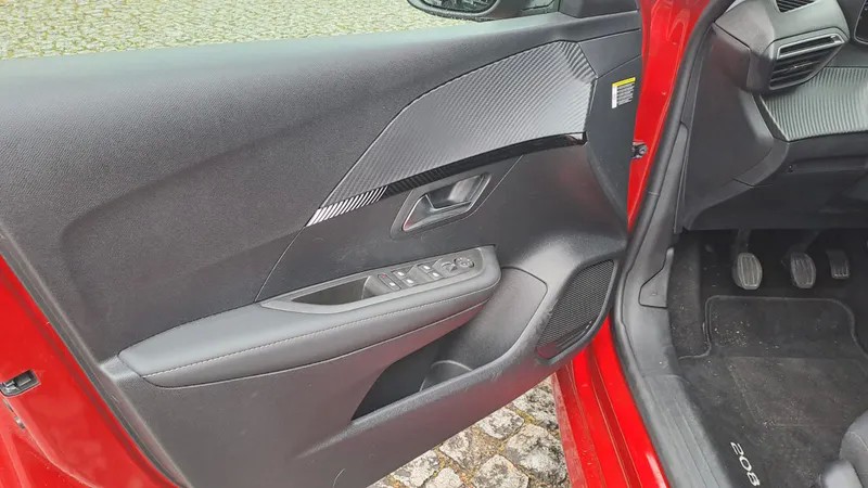 peugeot-208-2024-gasolina-1199cc
