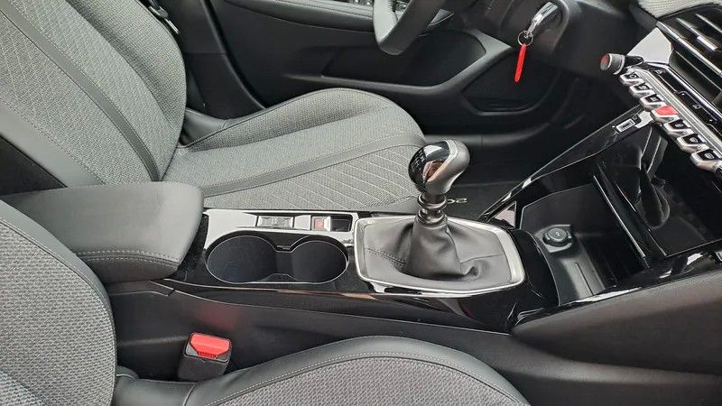 peugeot-208-2024-gasolina-1199cc