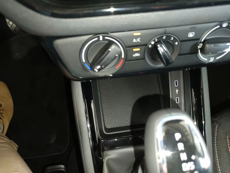 skoda-scala-2024-gasolina-999cc