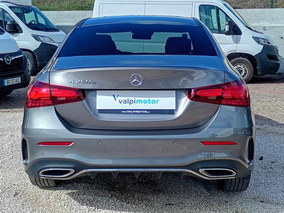 mercedes-benz-classe-a-2024-hibrido-a-gasolina-1332cc