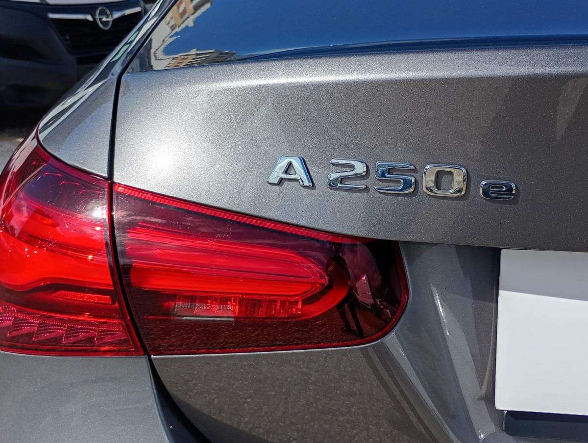 mercedes-benz-classe-a-2024-hibrido-a-gasolina-1332cc