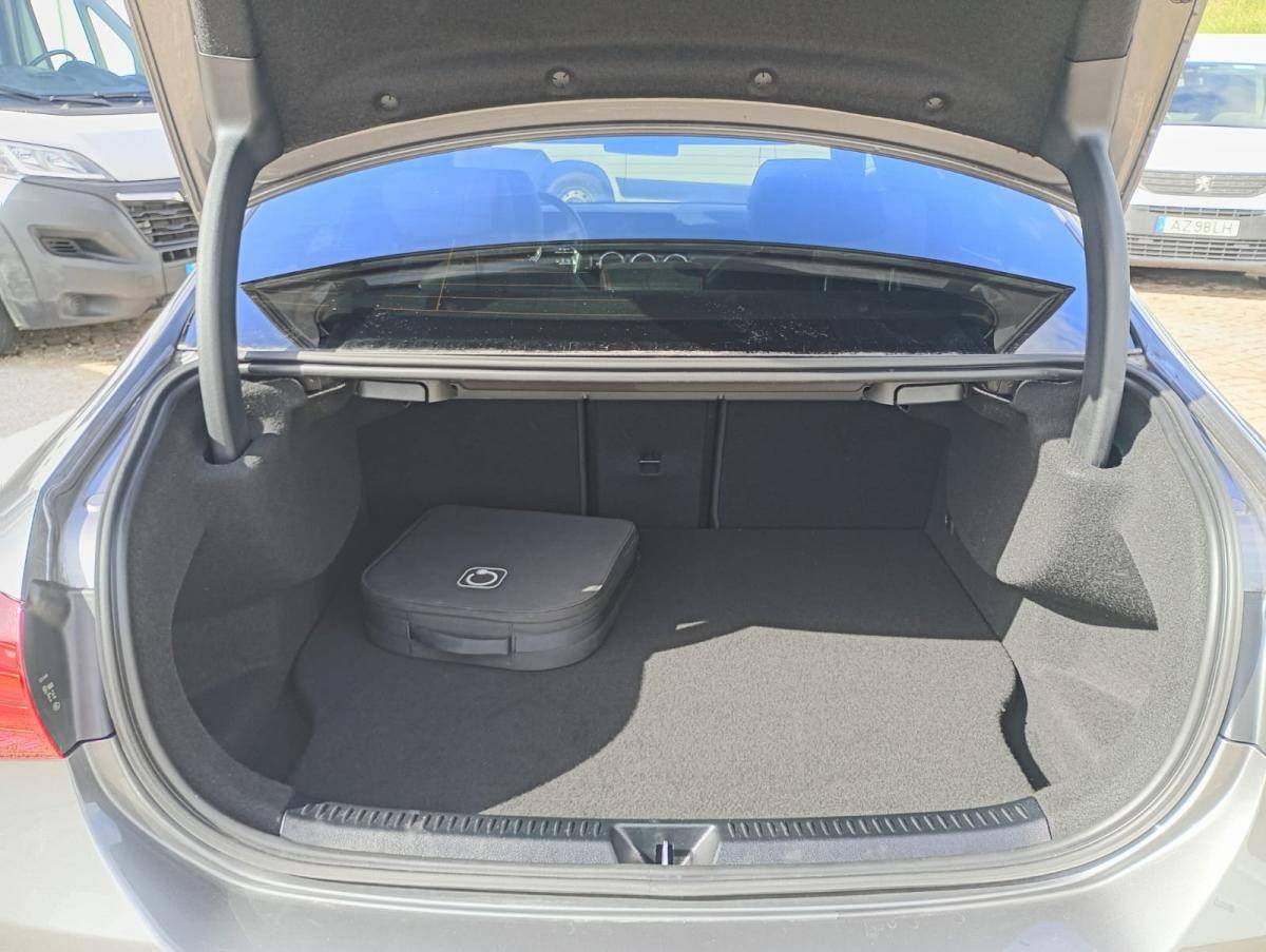 mercedes-benz-classe-a-2024-hibrido-a-gasolina-1332cc