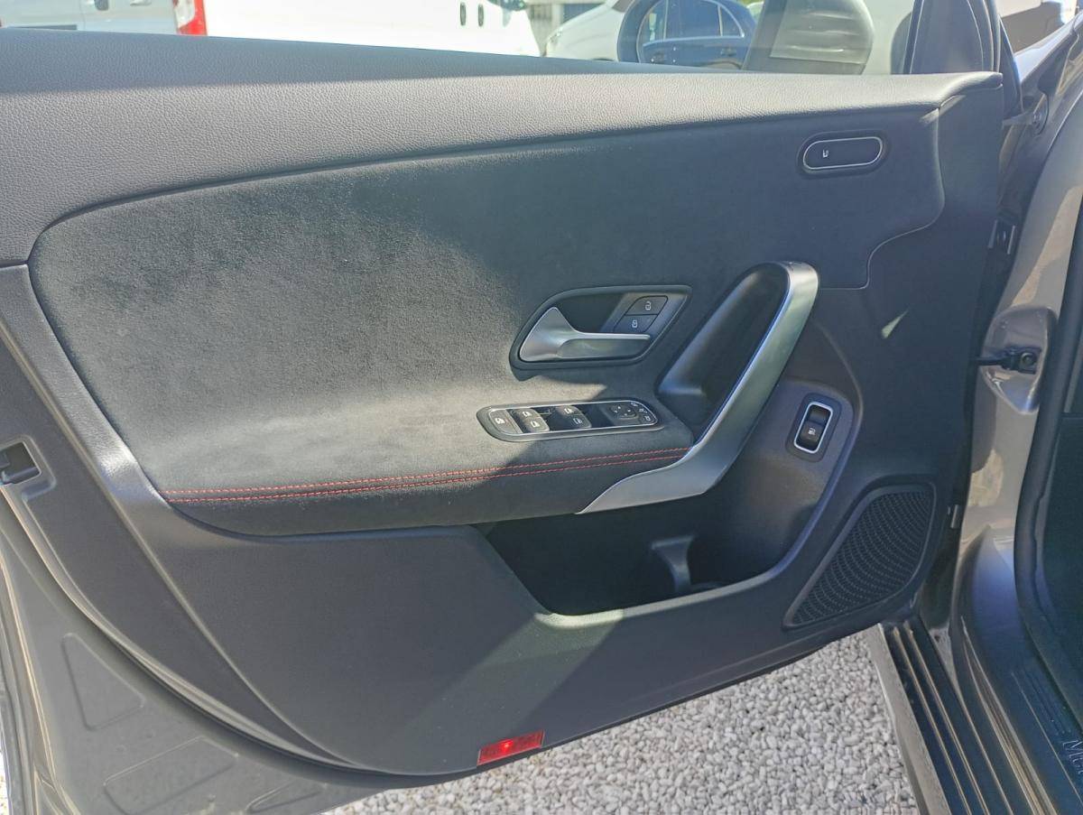 mercedes-benz-classe-a-2024-hibrido-a-gasolina-1332cc