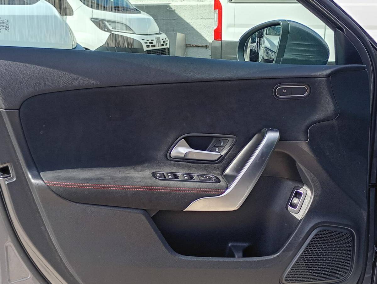 mercedes-benz-classe-a-2024-hibrido-a-gasolina-1332cc
