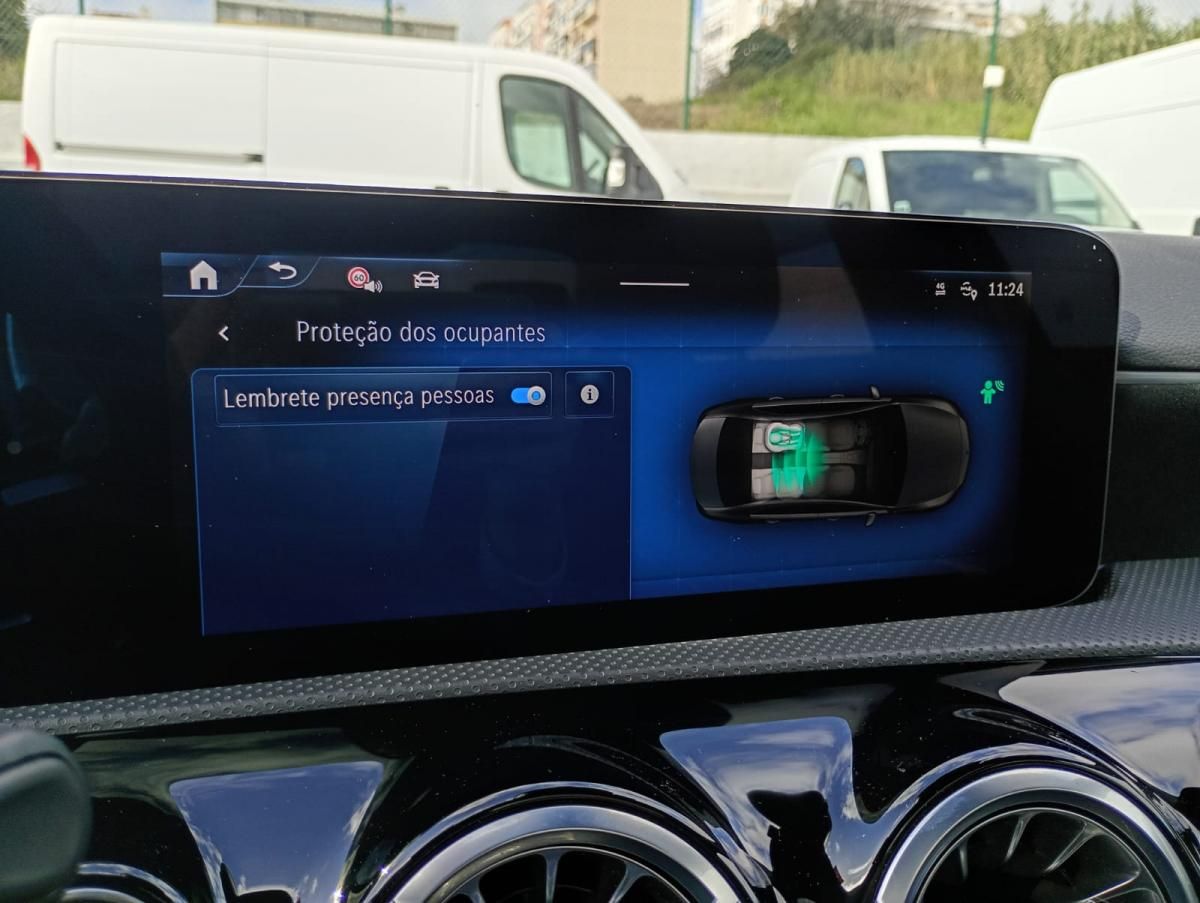 mercedes-benz-classe-a-2024-hibrido-a-gasolina-1332cc