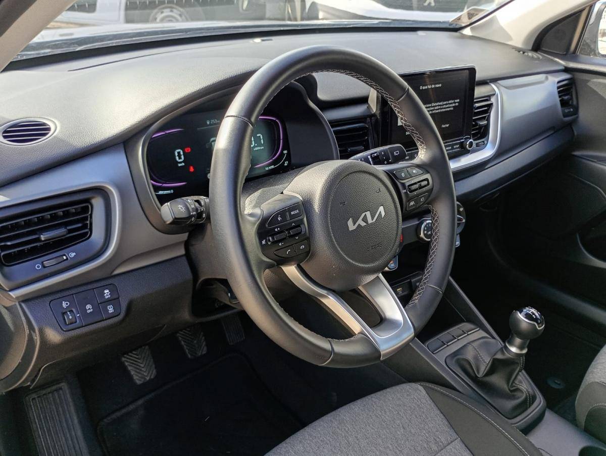 kia-stonic-2025-gasolina-1197cc