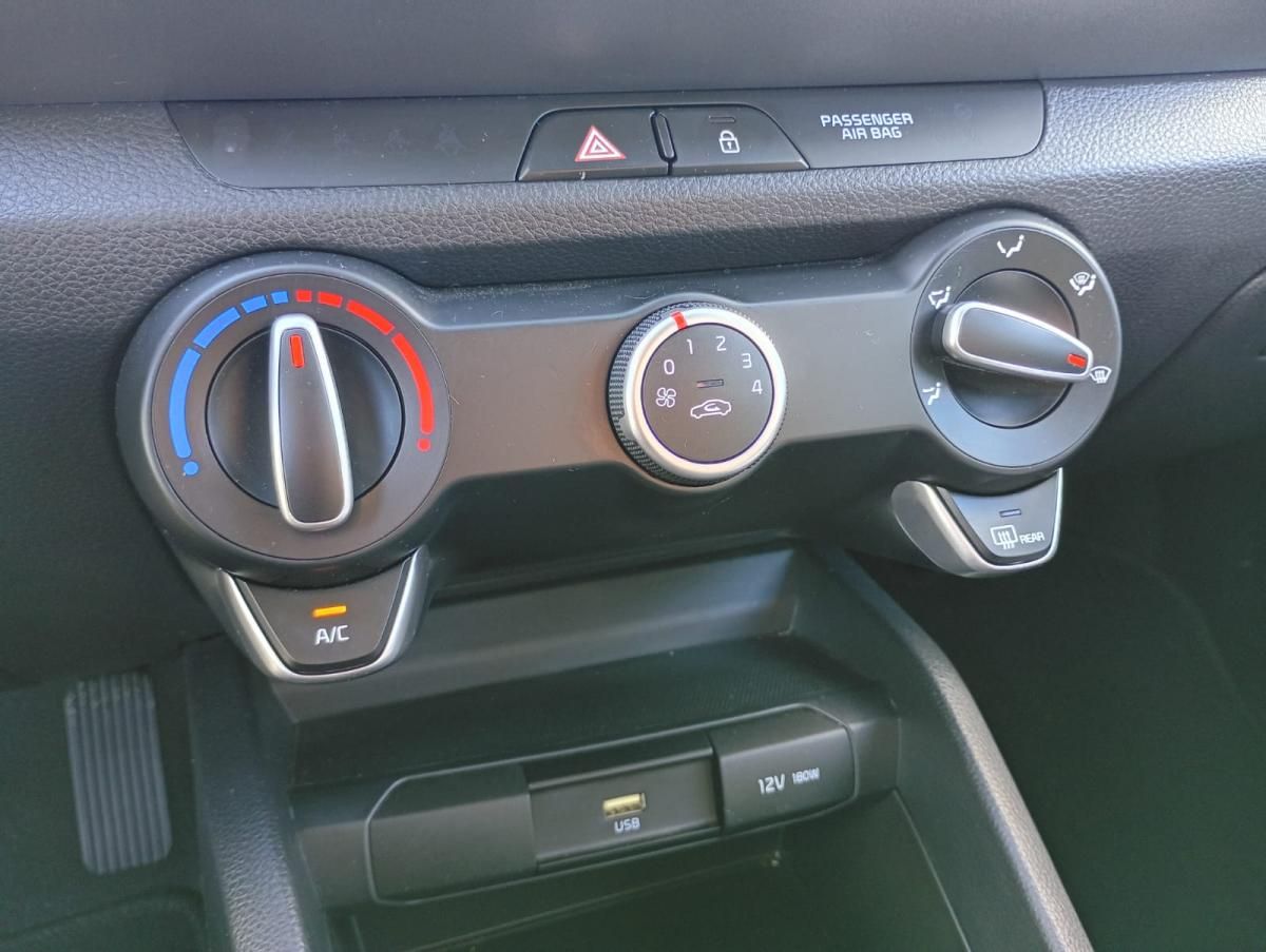 kia-stonic-2025-gasolina-1197cc