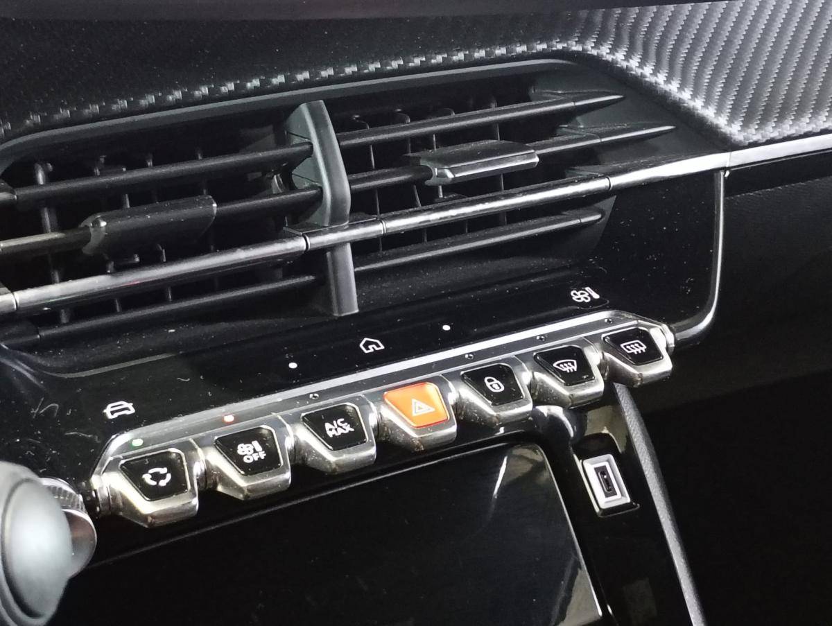 peugeot-2008-2024-gasolina-1199cc
