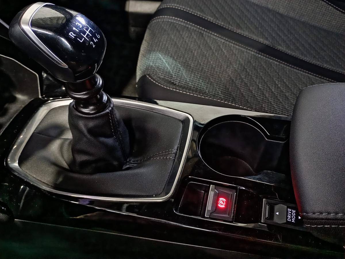 peugeot-2008-2024-gasolina-1199cc