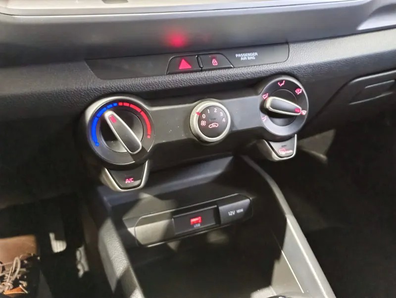kia-stonic-2025-gasolina-1197cc