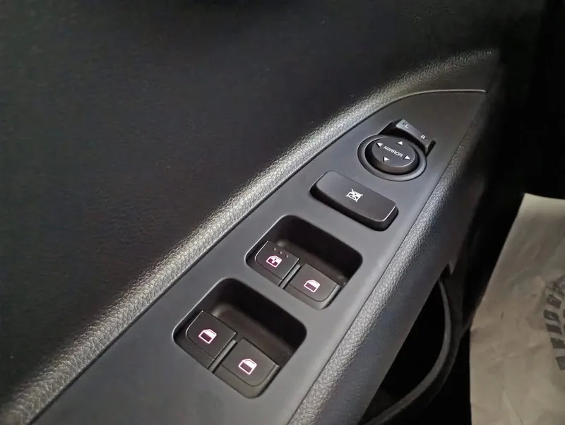 kia-stonic-2025-gasolina-1197cc