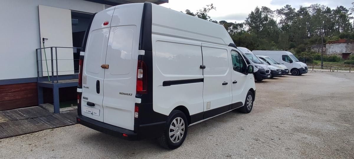 renault-trafic-2021-diesel-2000cc