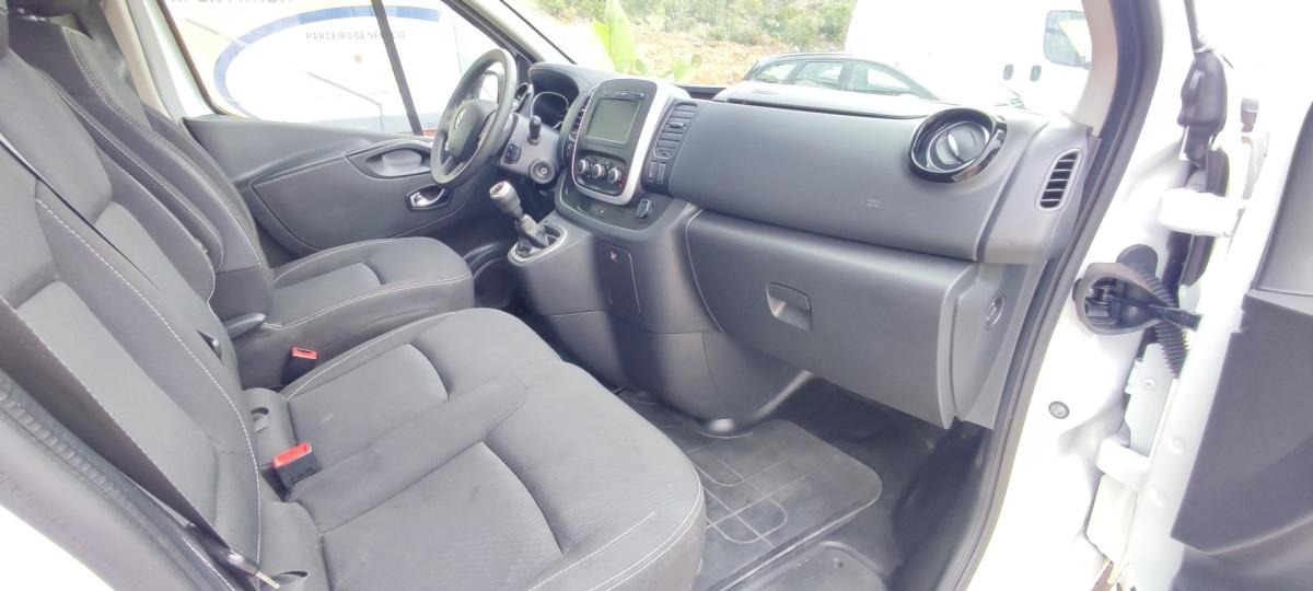 renault-trafic-2021-diesel-2000cc