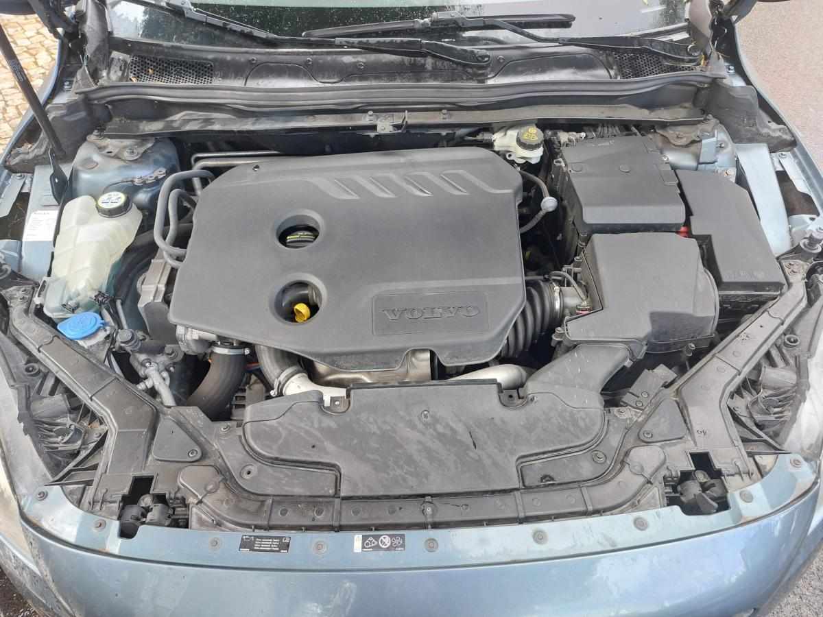 volvo-v40-d2-1-6-2013-diesel-1560cc