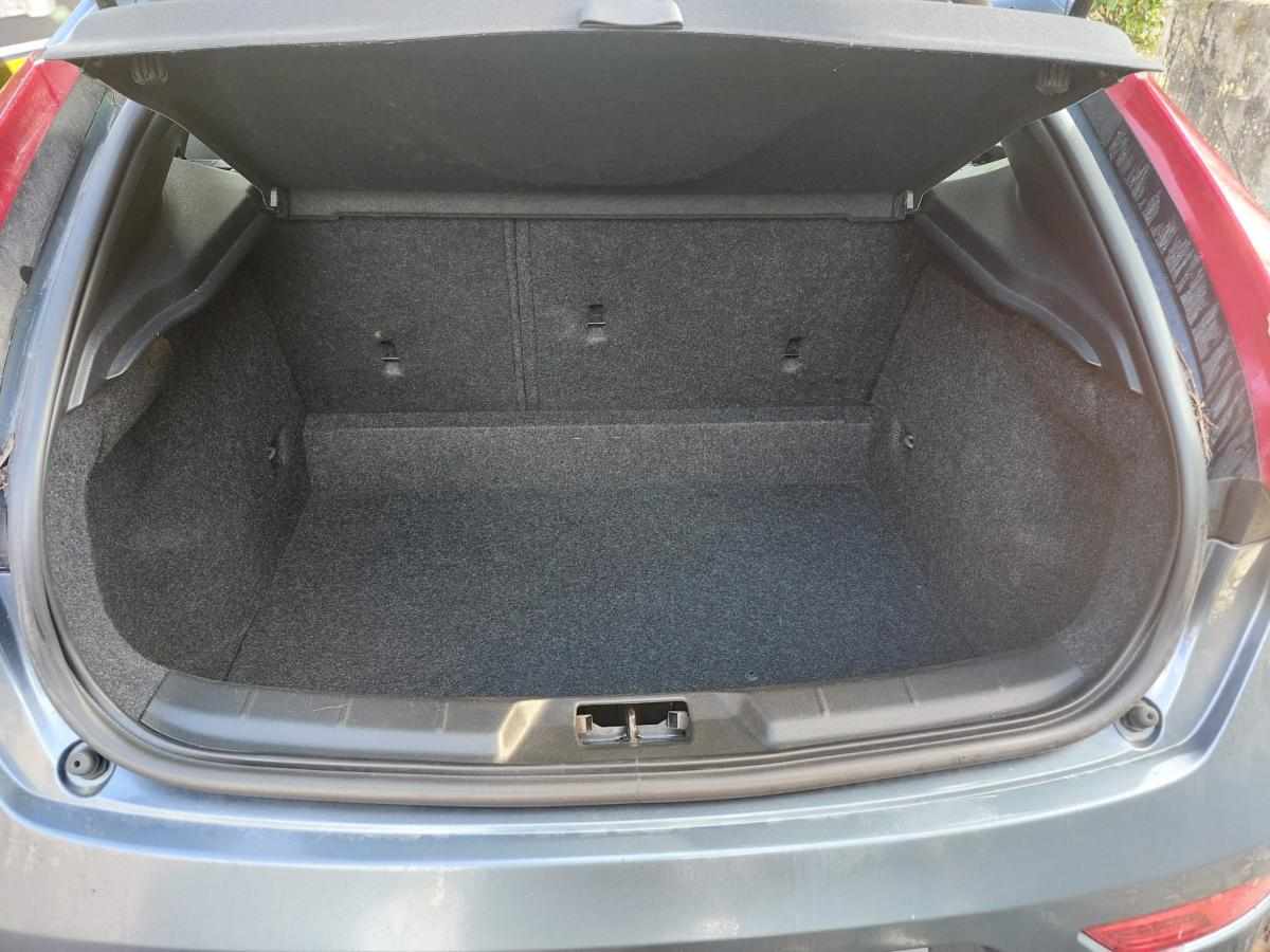 volvo-v40-d2-1-6-2013-diesel-1560cc