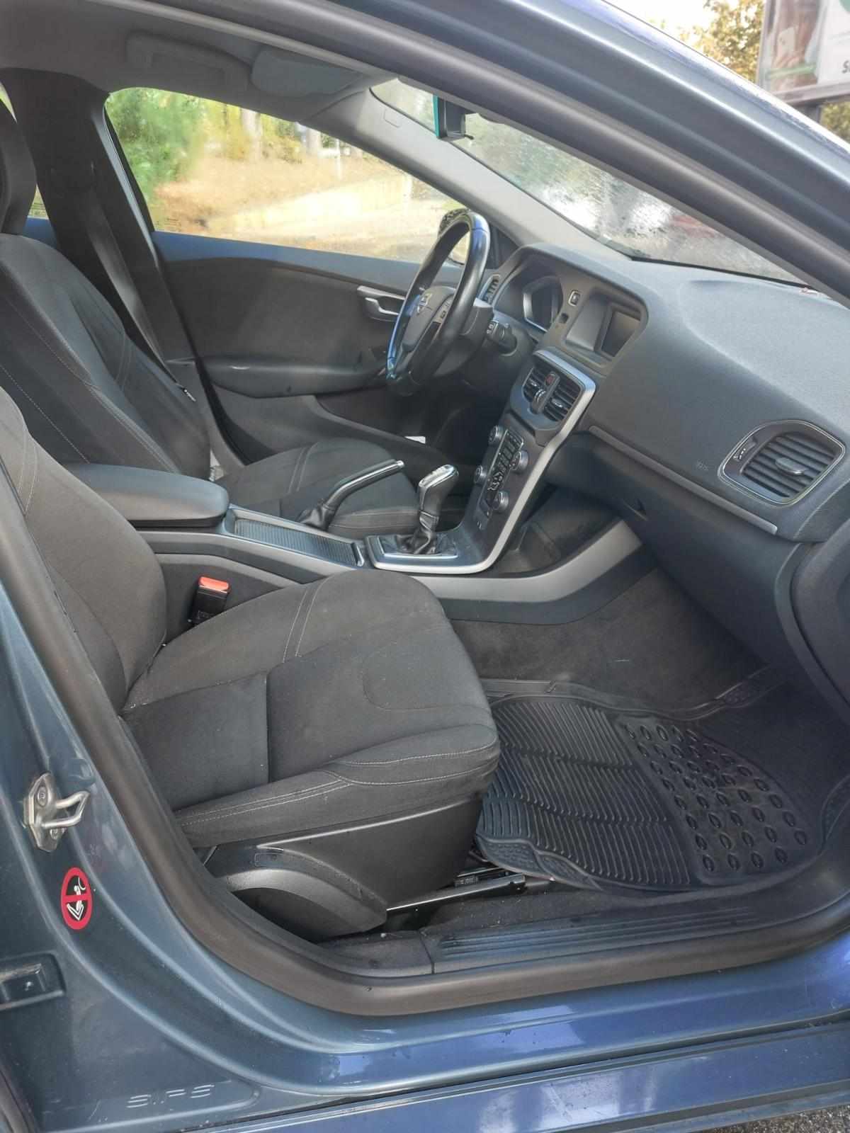 volvo-v40-d2-1-6-2013-diesel-1560cc