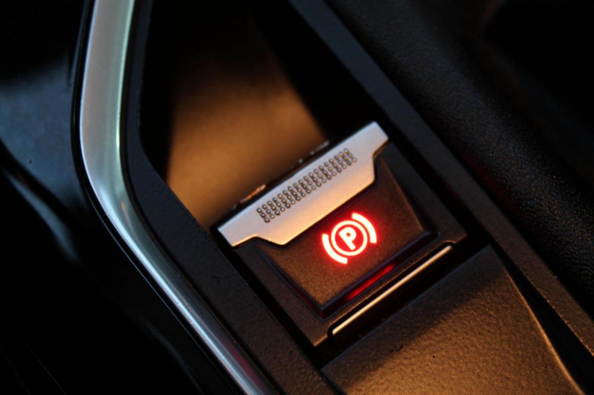 peugeot-3008-2018-diesel-1499cc