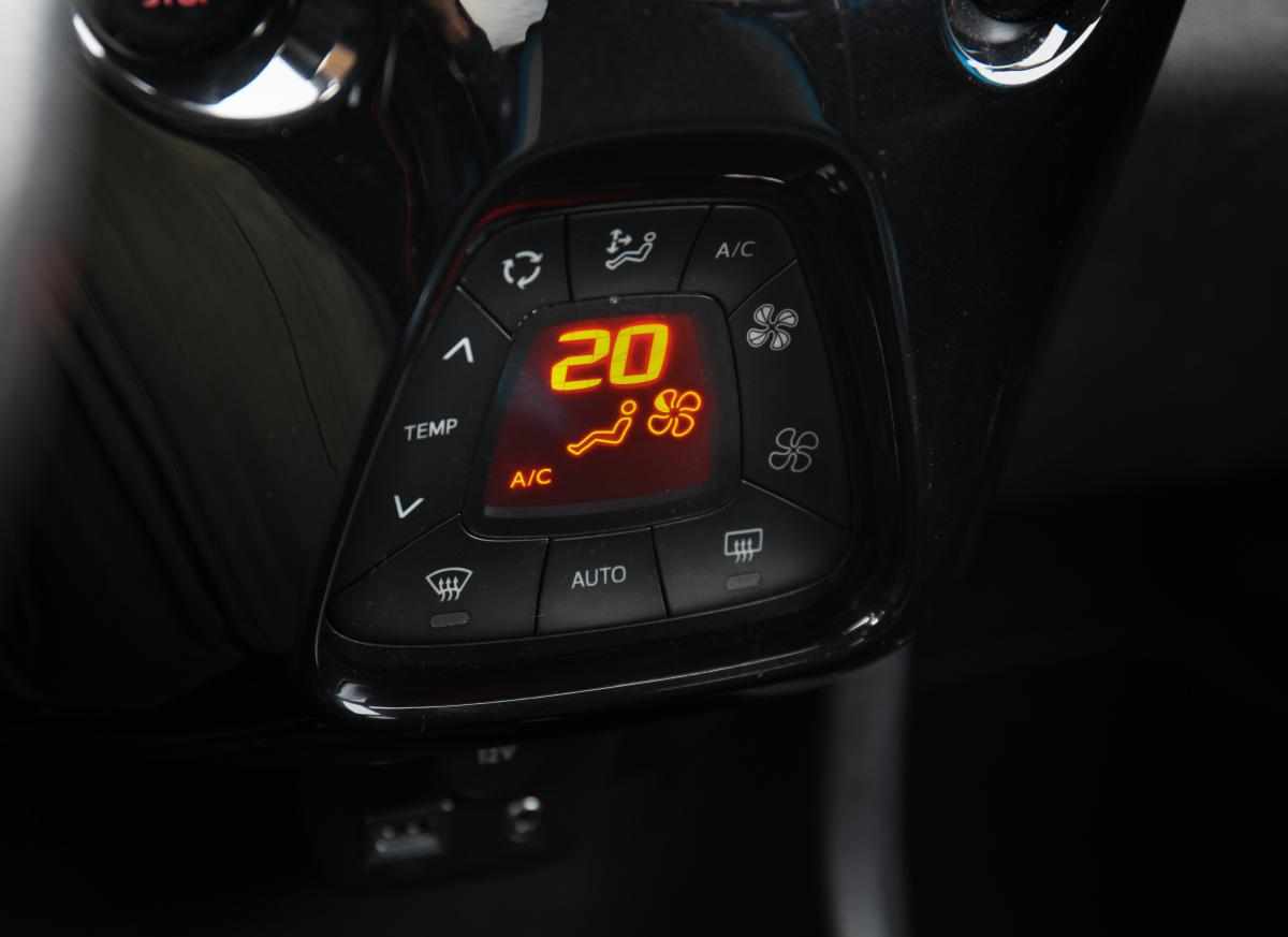 toyota-aygo-1-0-vvt-i-2015-gasolina-998cc