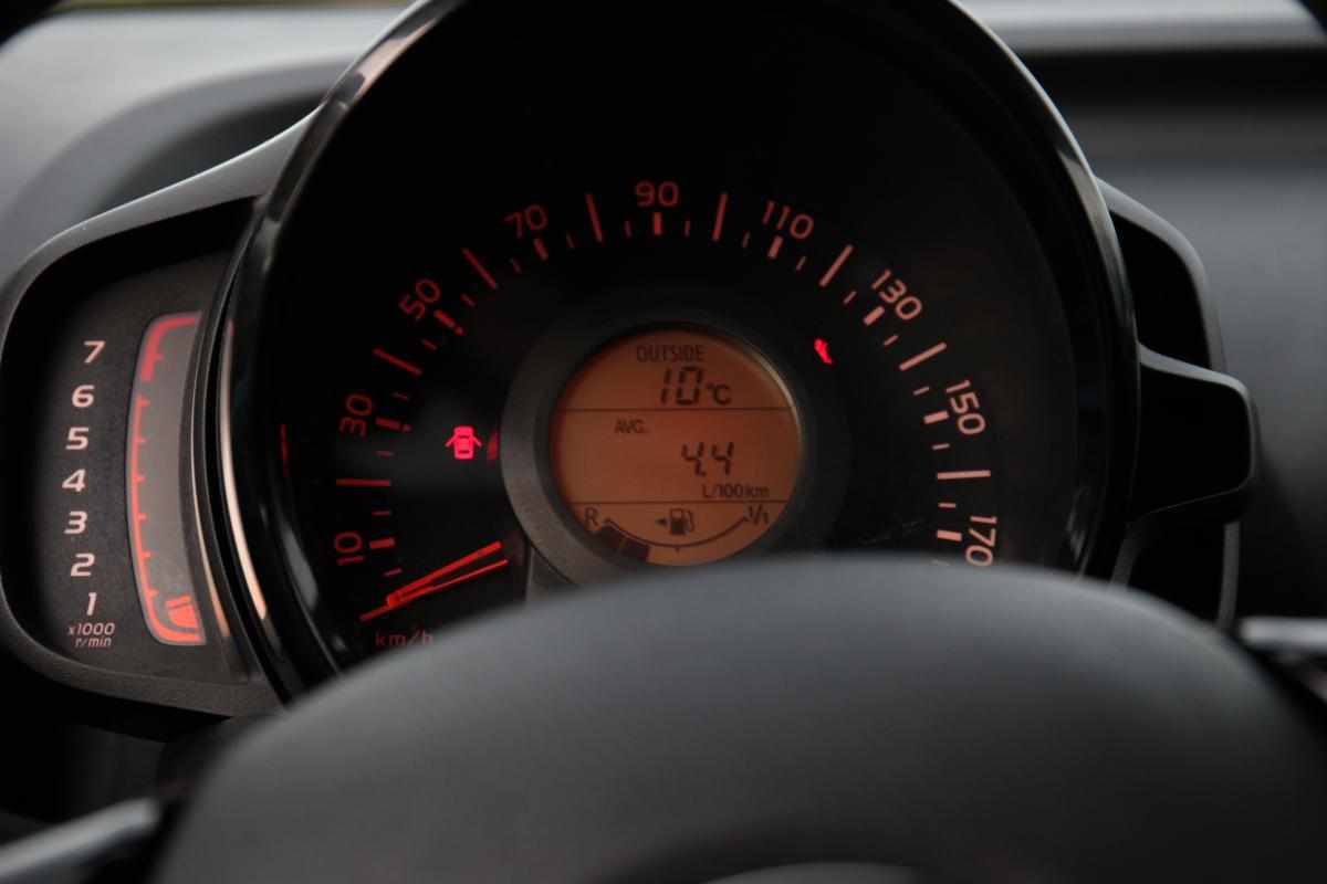 toyota-aygo-1-0-vvt-i-2015-gasolina-998cc