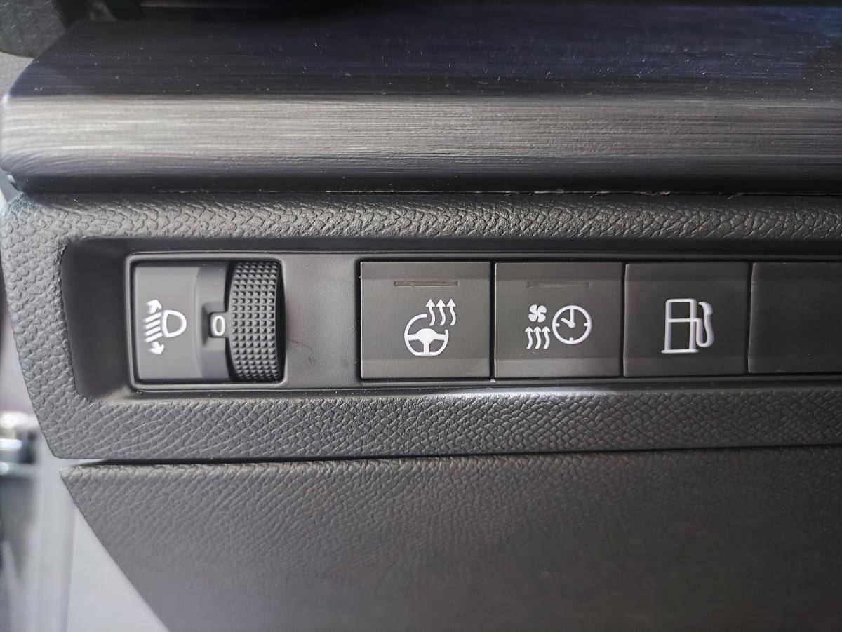 citroen-c5-x-2025-hibrido-a-gasolina-1598cc